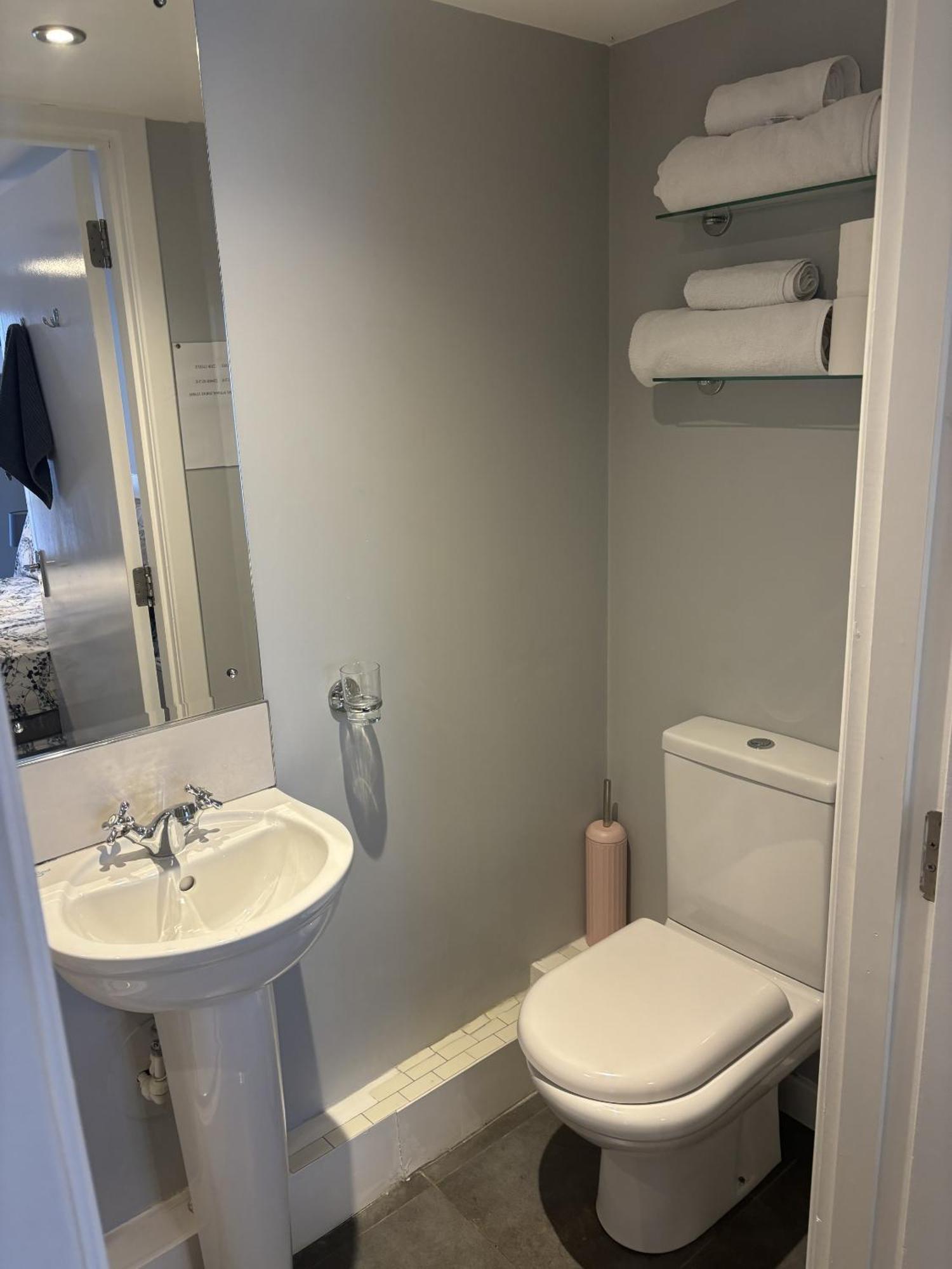 Black Bull With Rooms Upper Cumbernauld Zimmer foto